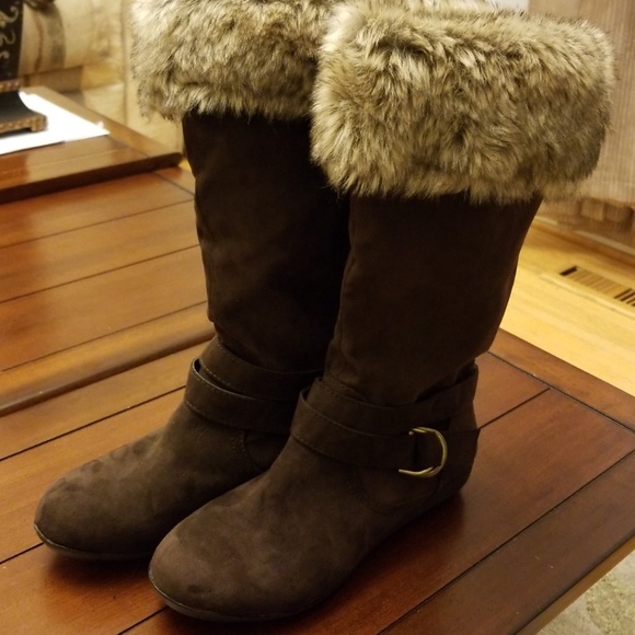 Report Shoes - 🐰 FAUX FUR TOP BOOTS